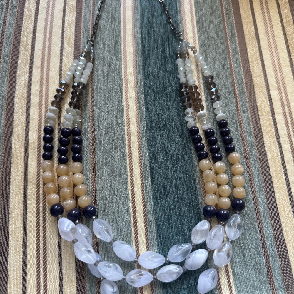 Chic Beaded Necklace with Black, Cream, light Purple,and White Accents